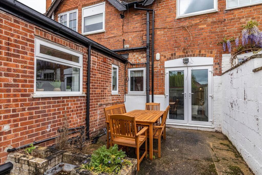 Dovecote House Beeston Private Parking 15Mins From Nottingham City Centre Close To Qmc Hospital Exteriör bild