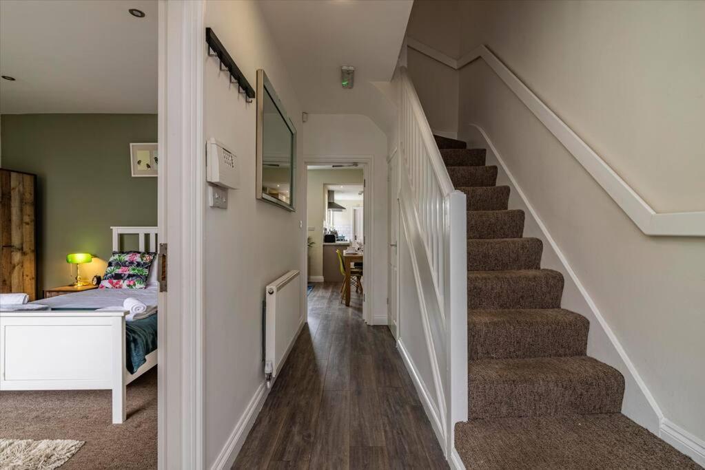 Dovecote House Beeston Private Parking 15Mins From Nottingham City Centre Close To Qmc Hospital Exteriör bild
