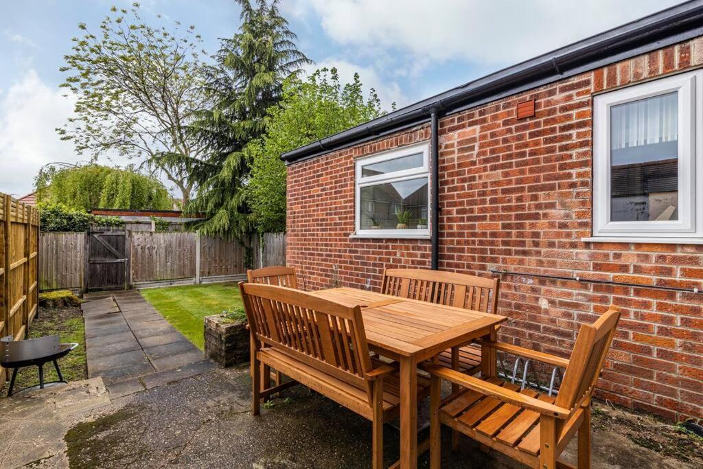 Dovecote House Beeston Private Parking 15Mins From Nottingham City Centre Close To Qmc Hospital Exteriör bild