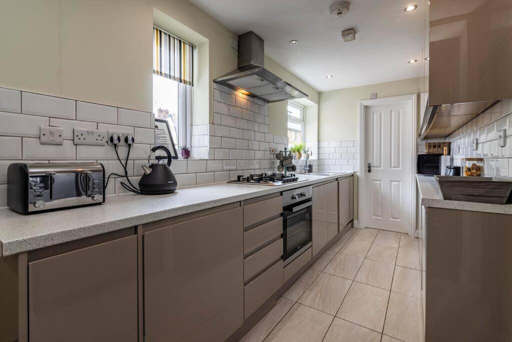 Dovecote House Beeston Private Parking 15Mins From Nottingham City Centre Close To Qmc Hospital Exteriör bild