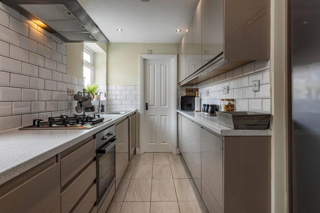 Dovecote House Beeston Private Parking 15Mins From Nottingham City Centre Close To Qmc Hospital Exteriör bild